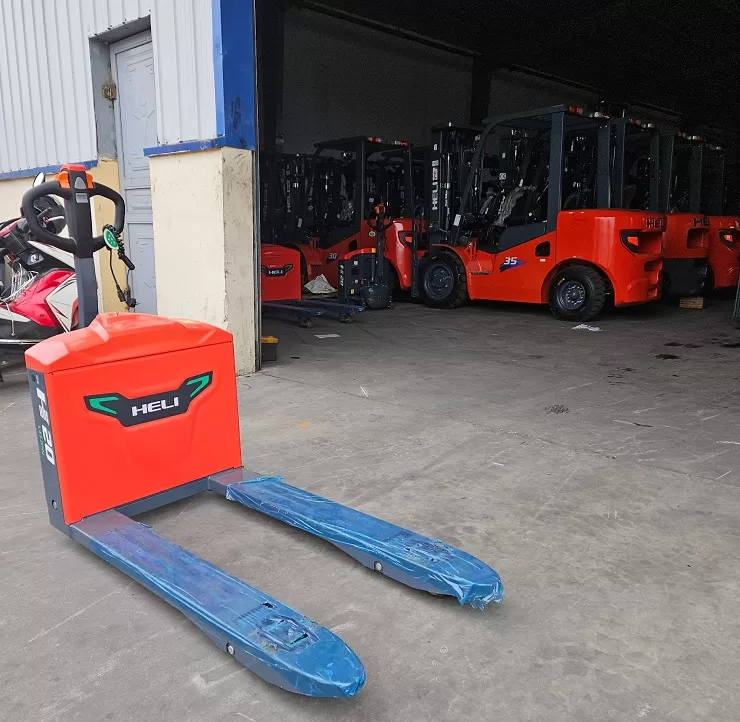 Giá xe nâng tay điện mini 2 tấn và 1.5 tấn