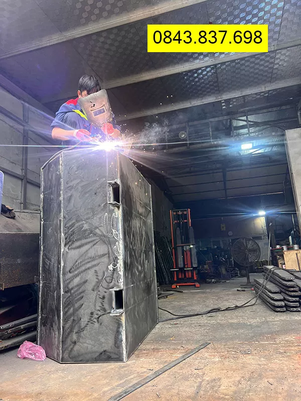 Gầu x&uacute;c xe n&acirc;ng h&agrave;ng