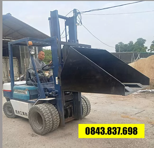 Gầu x&uacute;c xe n&acirc;ng h&agrave;ng
