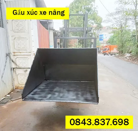 Gầu x&uacute;c xe n&acirc;ng