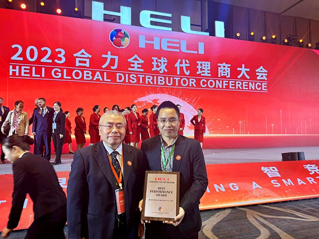 Bình Minh nhận giải thưởng đại lý xe nâng HELI xuất sắc nhất