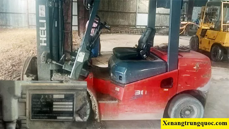 Xe nâng 3 tấn cũ