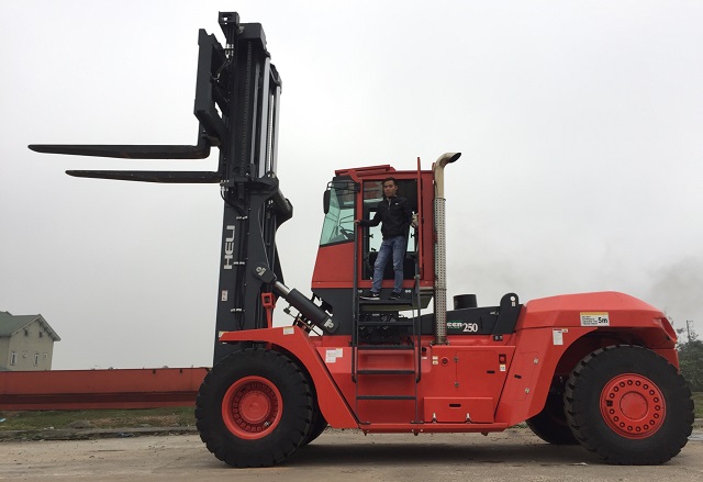 xe nâng heli 25 tấn xe nâng heli 25 tấn