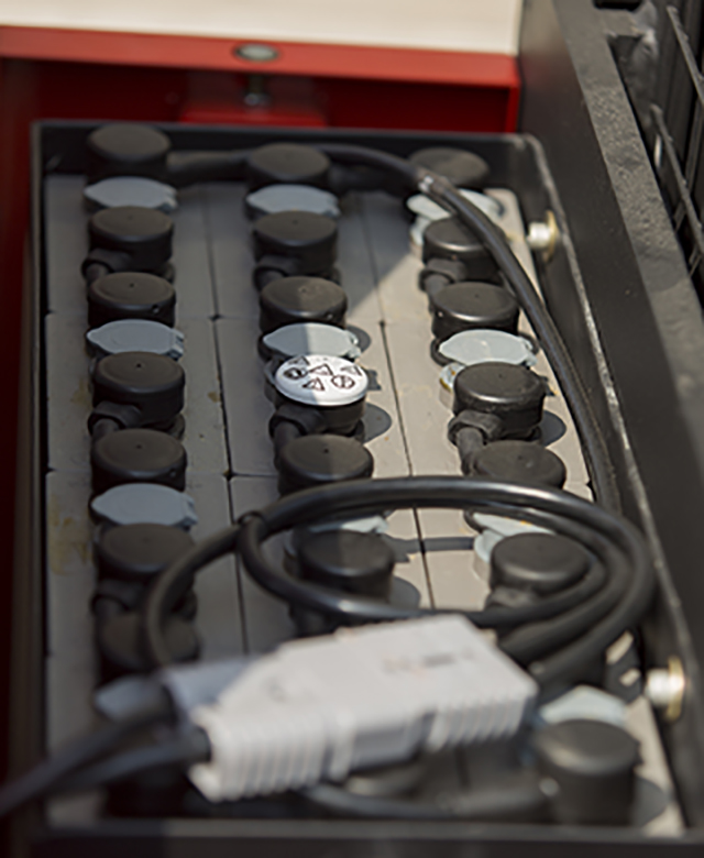 ắc quy xe nâng điện đứng lái ắc quy xe nâng điện đứng lái