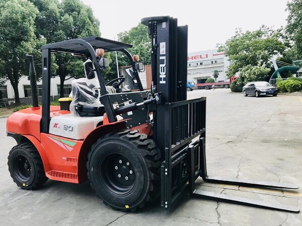 xe nâng địa hình 3 tấn xe nâng địa hình 3 tấn