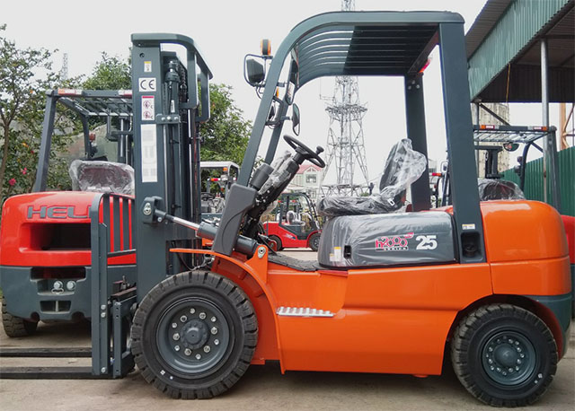 Xe nâng 2.5 tấn Xe nâng 2.5 tấn