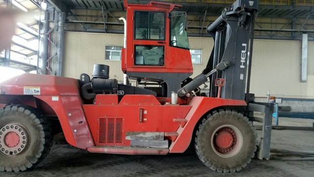 xe nâng heli 25 tấn sau 1 năm xe nâng heli 25 tấn sau 1 năm